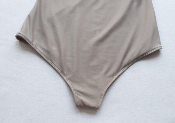 Raven's Wing Ruched Sleeve Swimsuit - Image 20