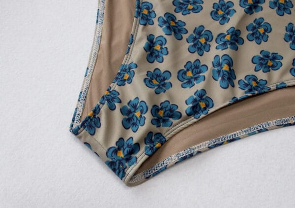 Seaside Daisy Ruffle Swimsuit - Image 7